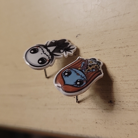 Jack & Sallie Zombie Style Stud Earrings, unisex - Picture 4 of 4